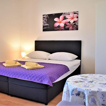 Rooms In Family House Vera Mundanije Dış mekan fotoğraf