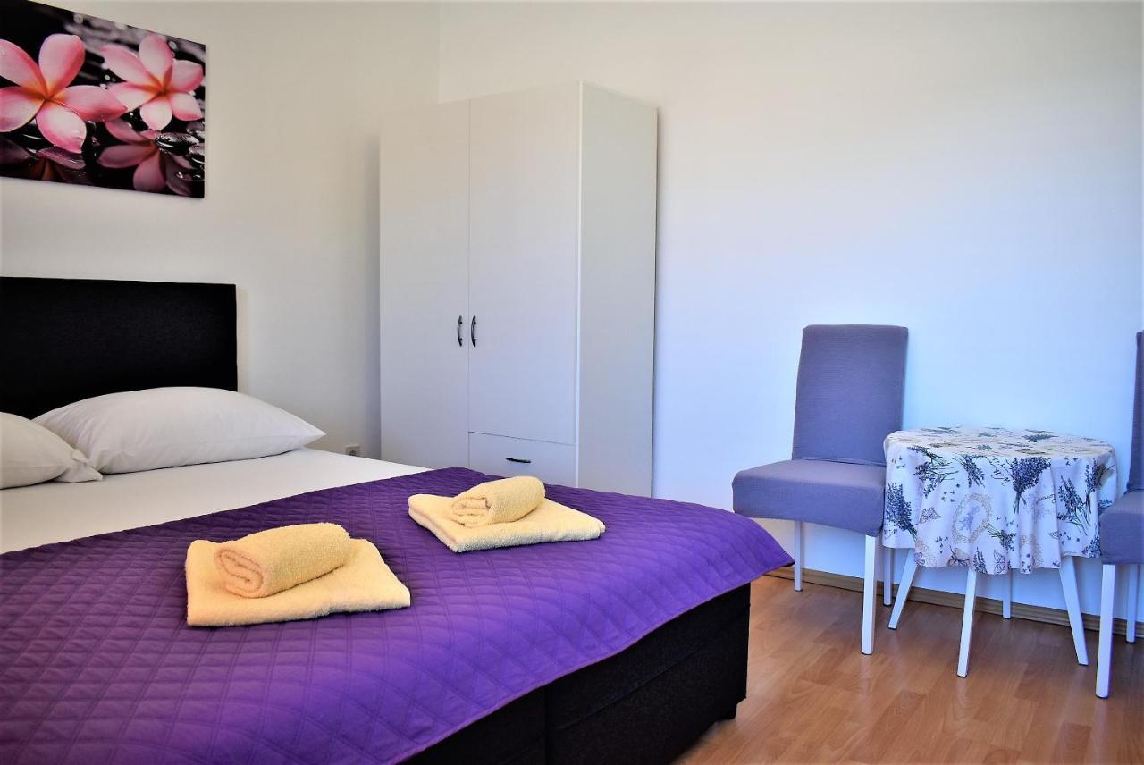 Rooms In Family House Vera Mundanije Dış mekan fotoğraf
