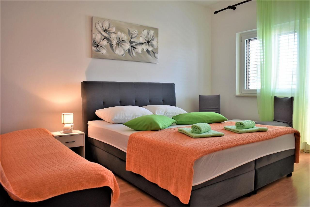 Rooms In Family House Vera Mundanije Dış mekan fotoğraf